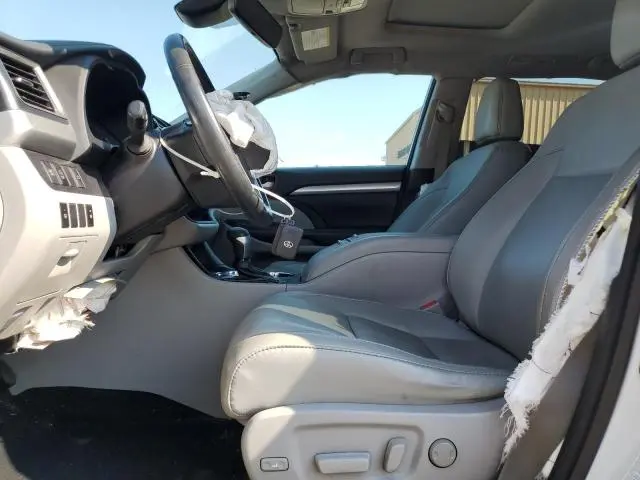 2018 TOYOTA HIGHLANDER SE  