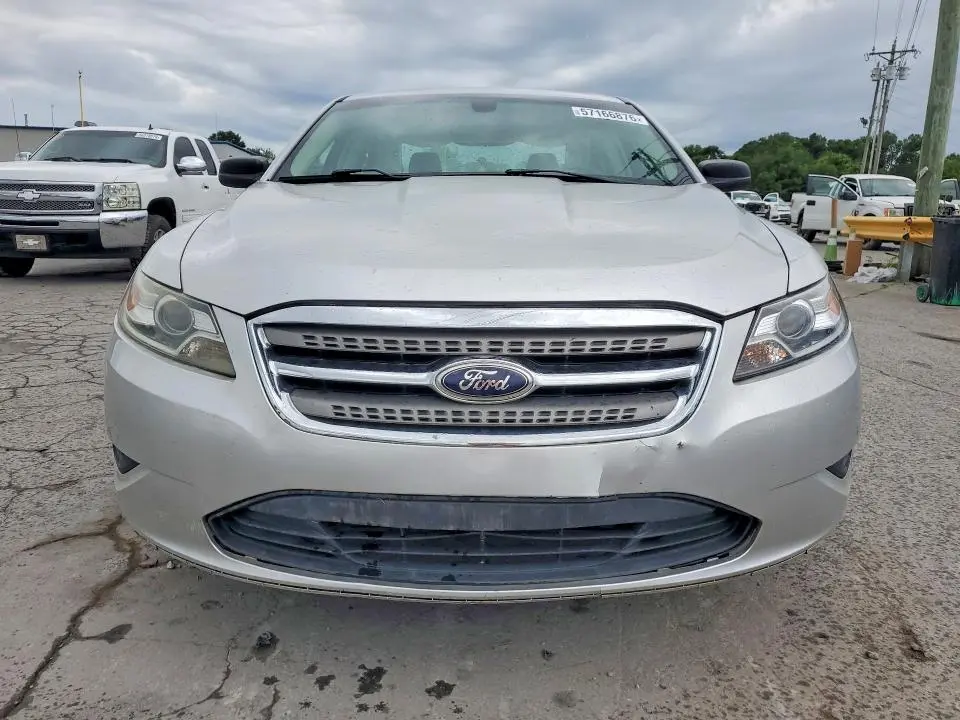 2011 FORD TAURUS SE  