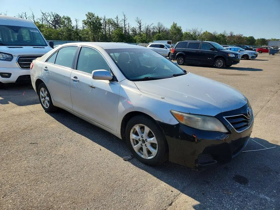 2011 TOYOTA CAMRY LE  