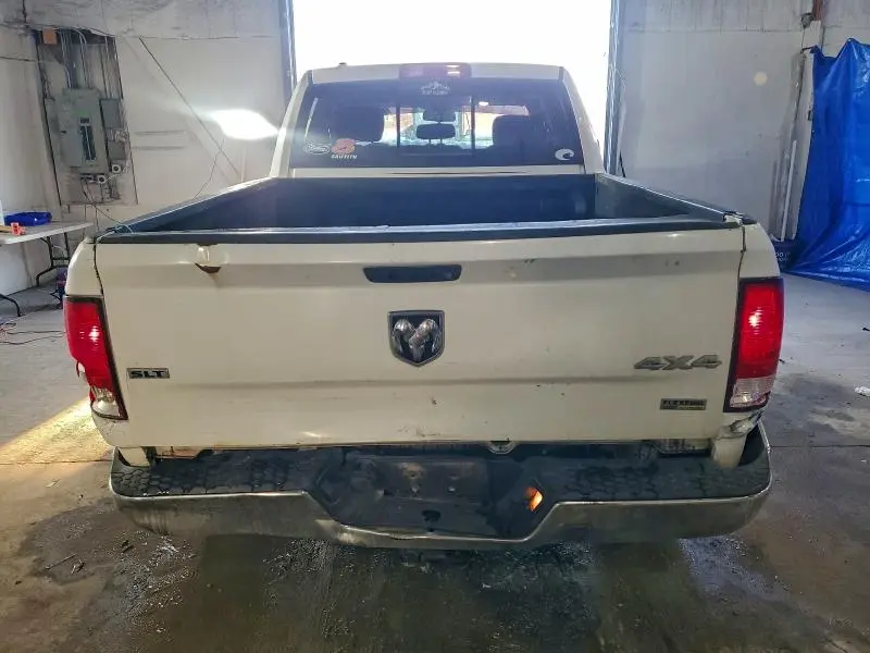 2015 RAM 1500 SLT  