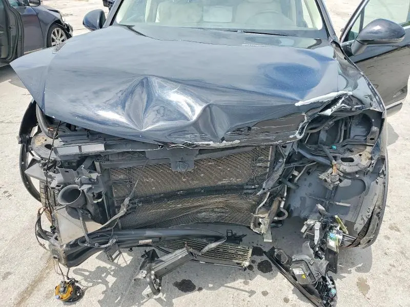 2014 VOLKSWAGEN TOUAREG V6  