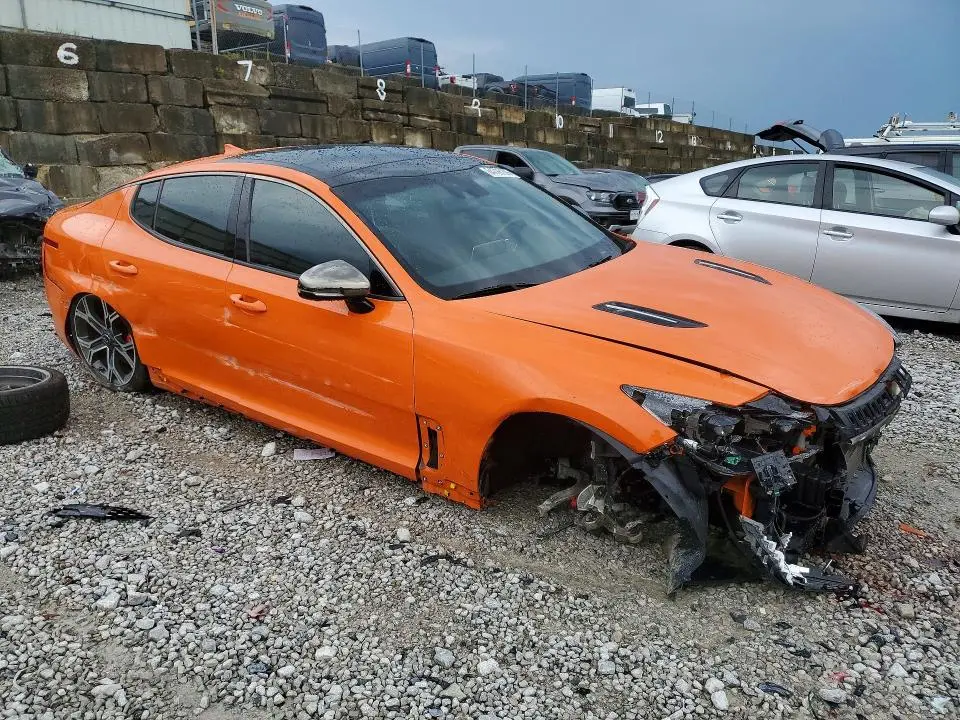 2020 KIA STINGER GT2  