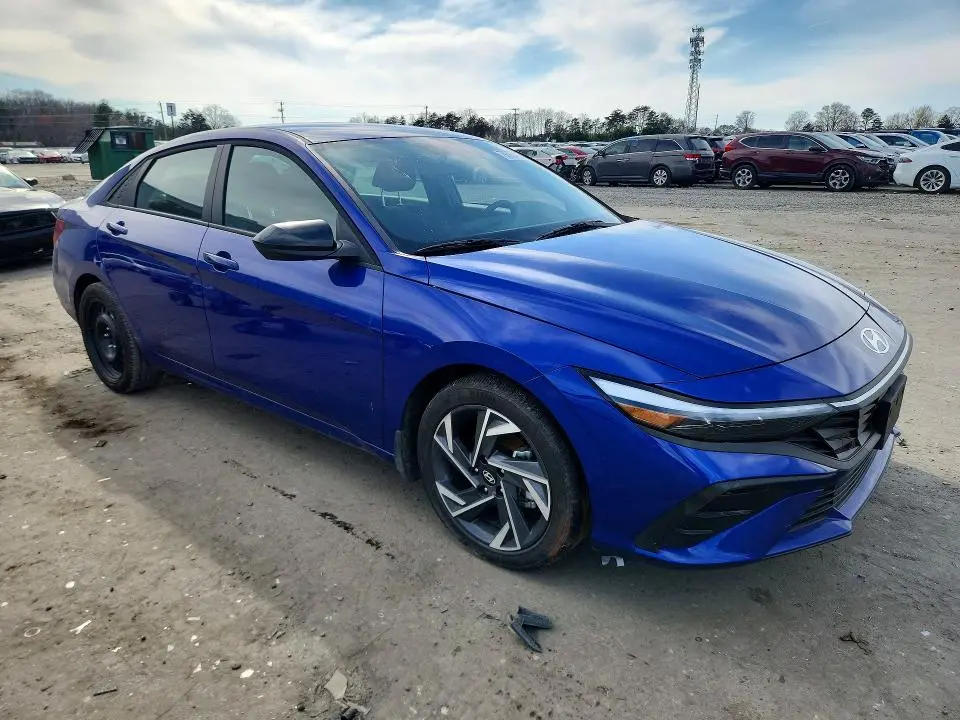 2025 HYUNDAI ELANTRA SEL SPORT  