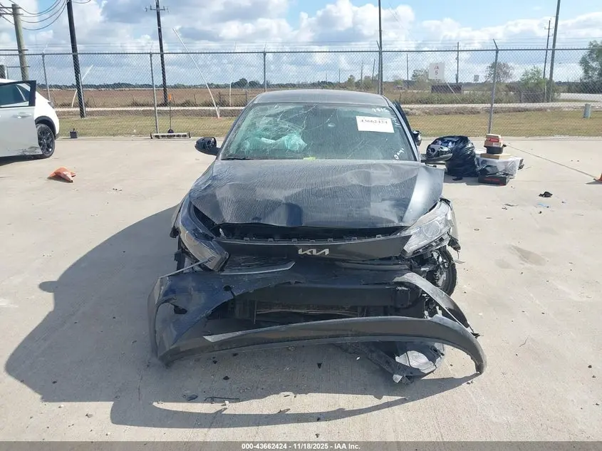 2024 KIA FORTE LXS