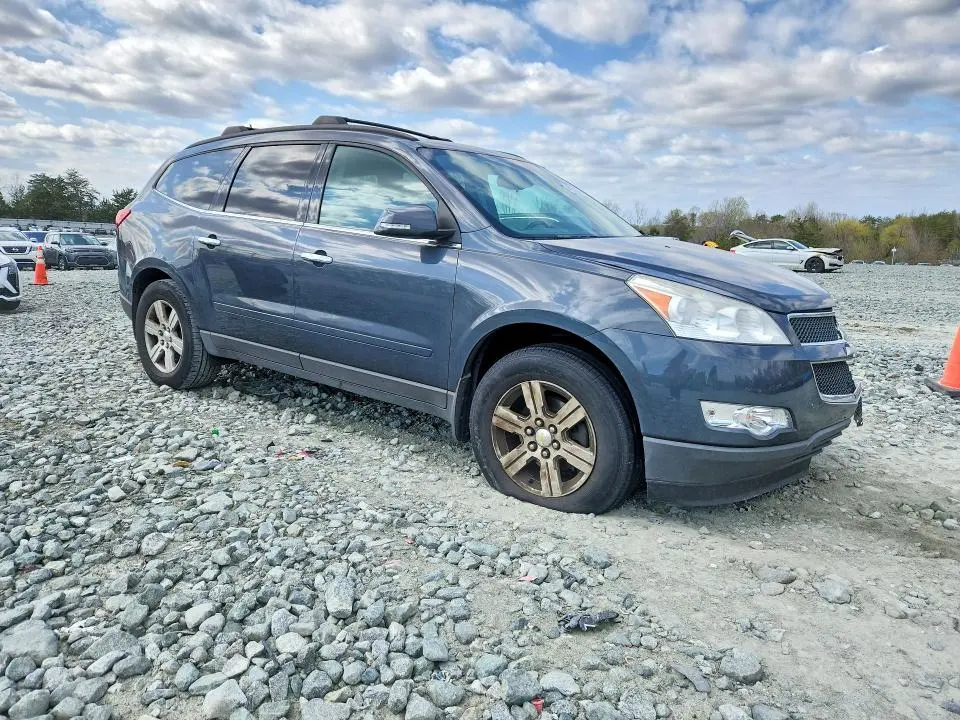 2011 CHEVROLET TRAVERSE LT  