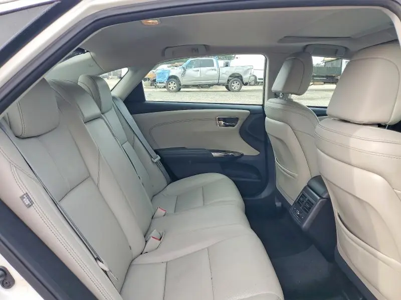 2017 TOYOTA AVALON LIMITED  