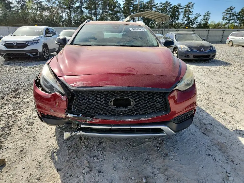 2017 INFINITI QX30 LUXURY  