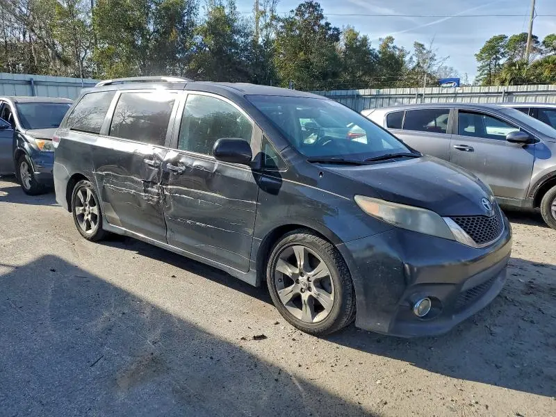 2013 TOYOTA SIENNA SPORT  