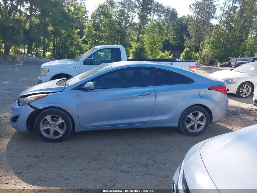 2013 HYUNDAI ELANTRA GS