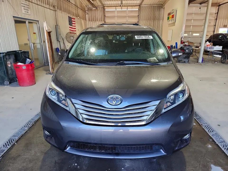 2015 TOYOTA SIENNA LIMITED PREMIUM 7-PASSENGER  