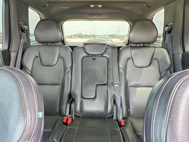2016 VOLVO XC90 T6  