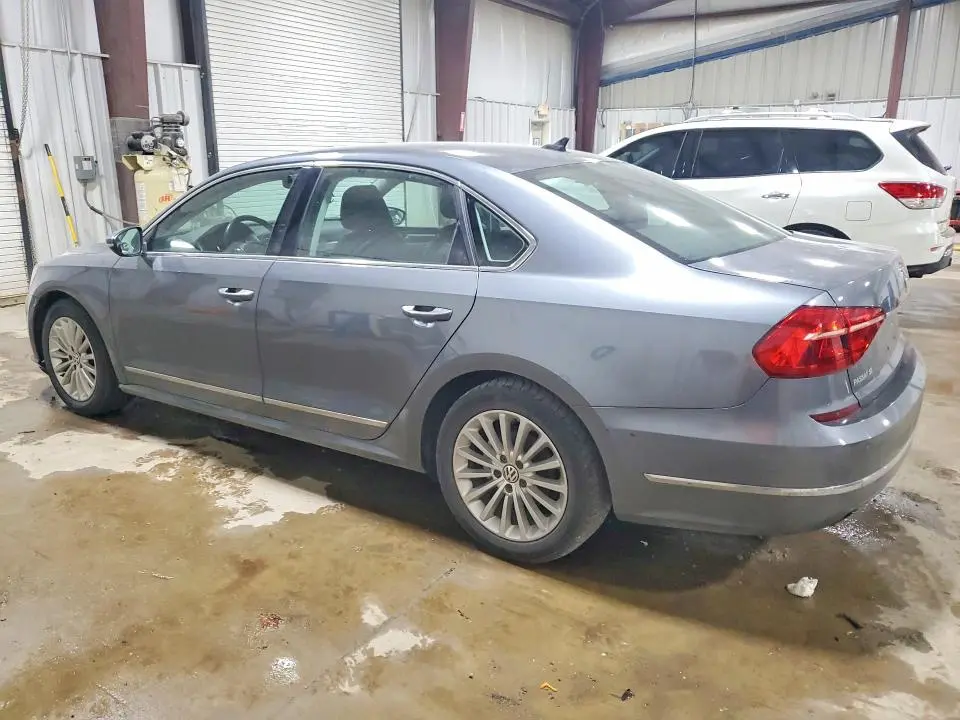2016 VOLKSWAGEN PASSAT   
