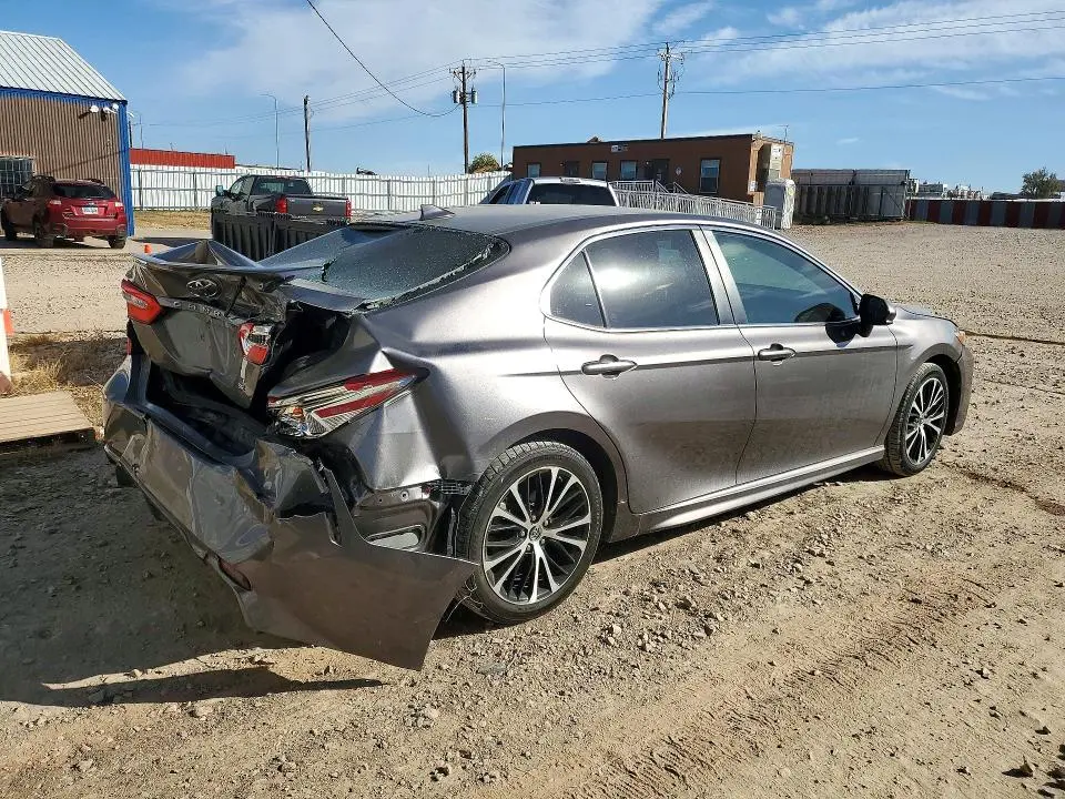 2019 TOYOTA CAMRY SE  