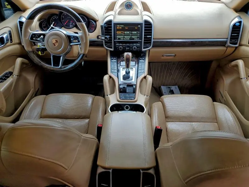 2016 PORSCHE CAYENNE   