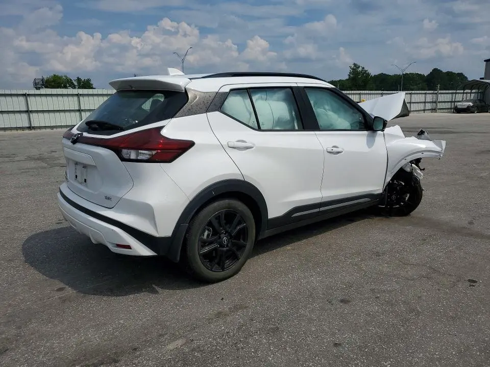 2024 NISSAN KICKS SR  