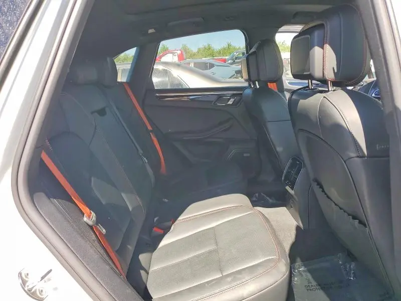 2026 PORSCHE MACAN BASE/T  