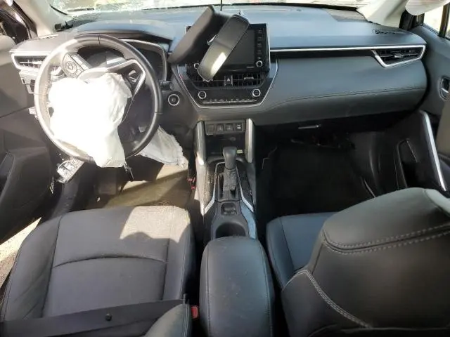2022 TOYOTA COROLLA CROSS XLE