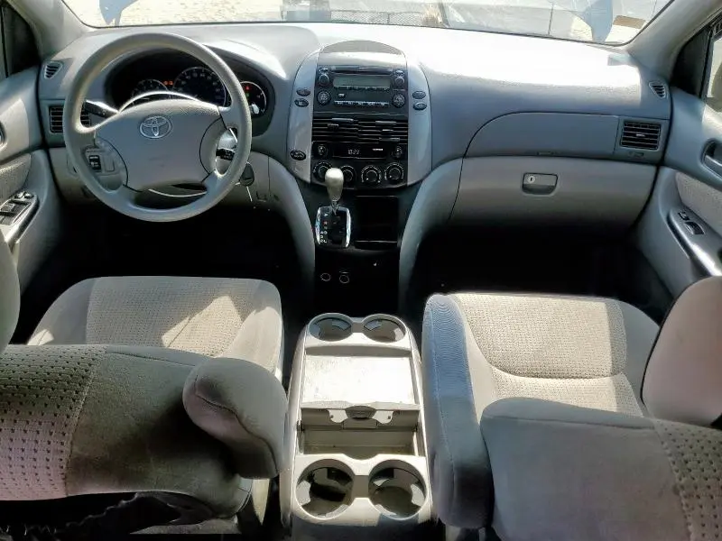 2010 TOYOTA SIENNA LE  
