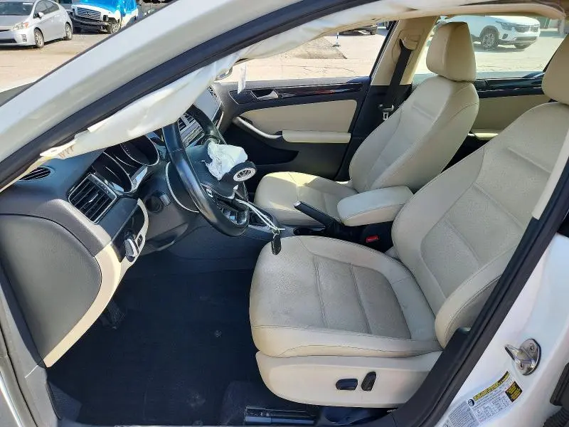 2017 VOLKSWAGEN JETTA SEL  