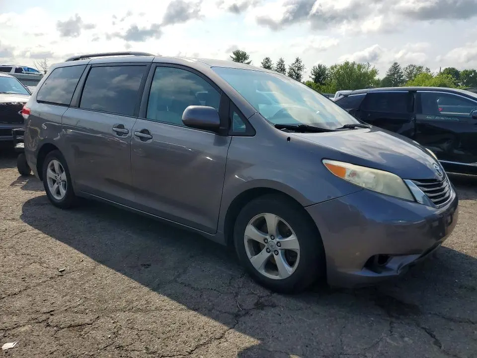 2011 TOYOTA SIENNA LE  