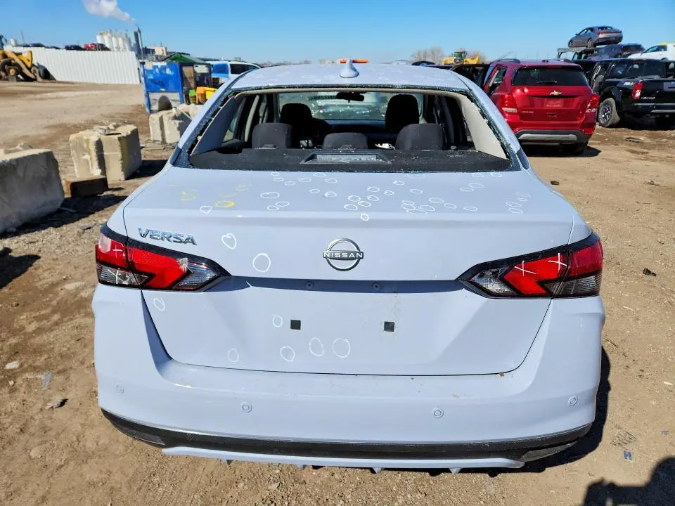 2025 NISSAN VERSA SV  