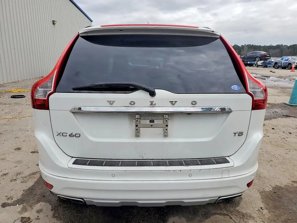2016 VOLVO XC60 T5 PREMIER  