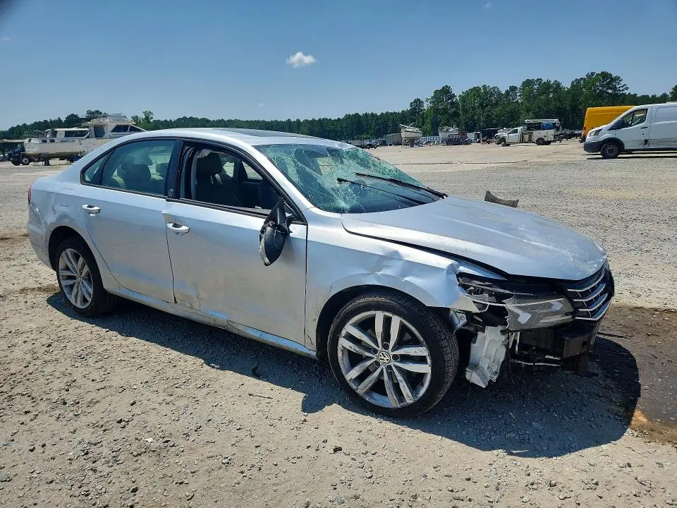 2019 VOLKSWAGEN PASSAT WOLFSBURG  