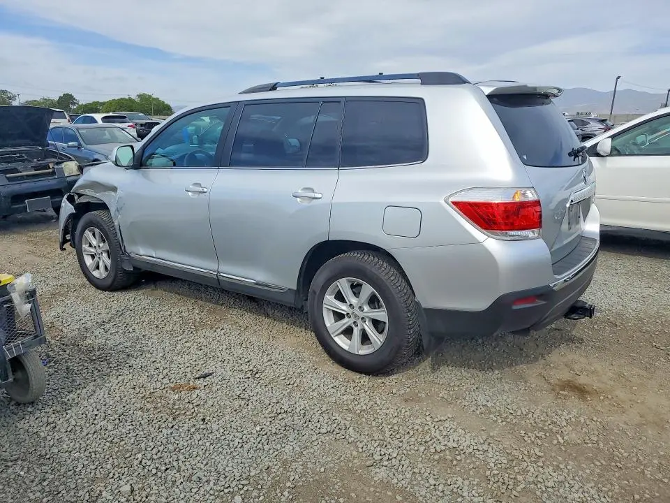 2013 TOYOTA HIGHLANDER PLUS  