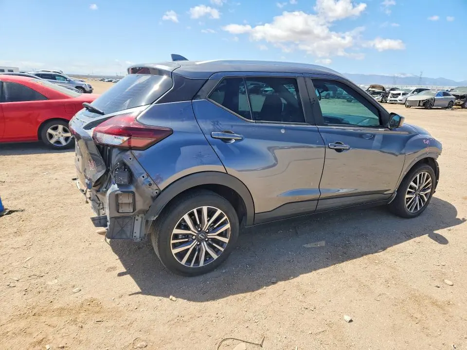 2023 NISSAN KICKS SV  