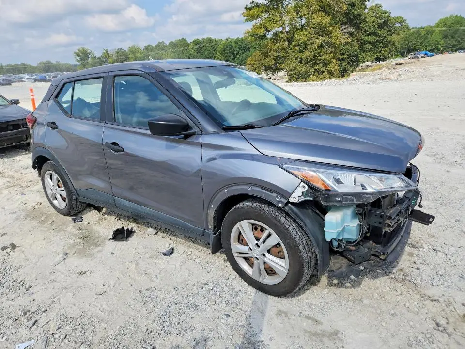2021 NISSAN KICKS S  