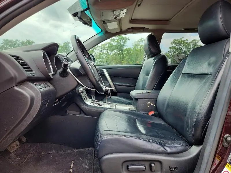 2012 TOYOTA HIGHLANDER SE  