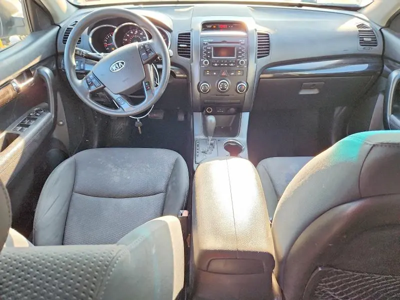 2011 KIA SORENTO LX  