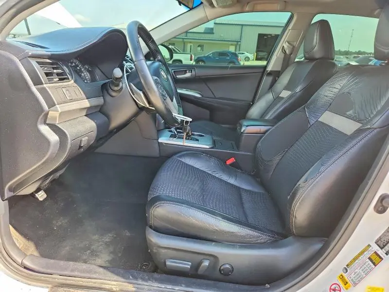 2013 TOYOTA CAMRY SE  
