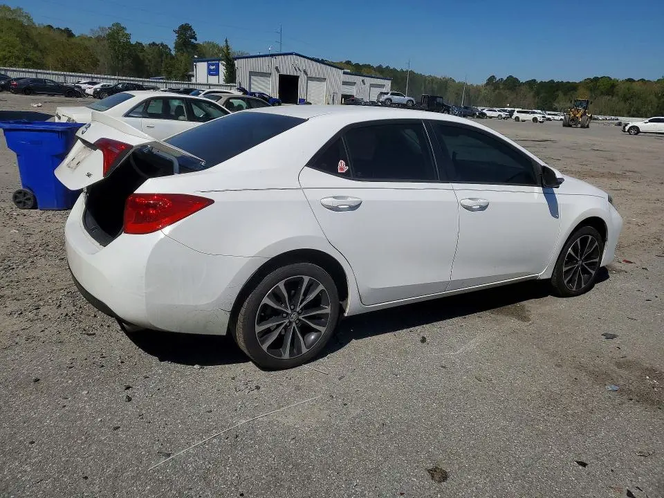 2019 TOYOTA COROLLA SE  