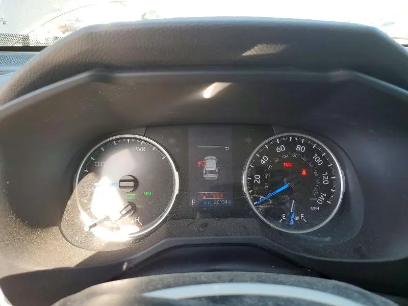 2021 TOYOTA RAV4 XLE  