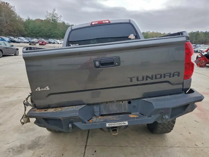 2015 TOYOTA TUNDRA CREWMAX SR5  