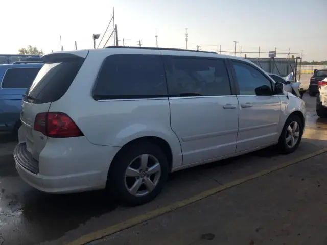 2011 VOLKSWAGEN ROUTAN SE  