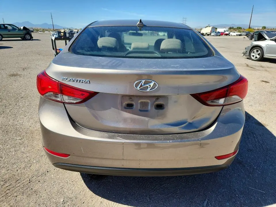 2016 HYUNDAI ELANTRA SE  