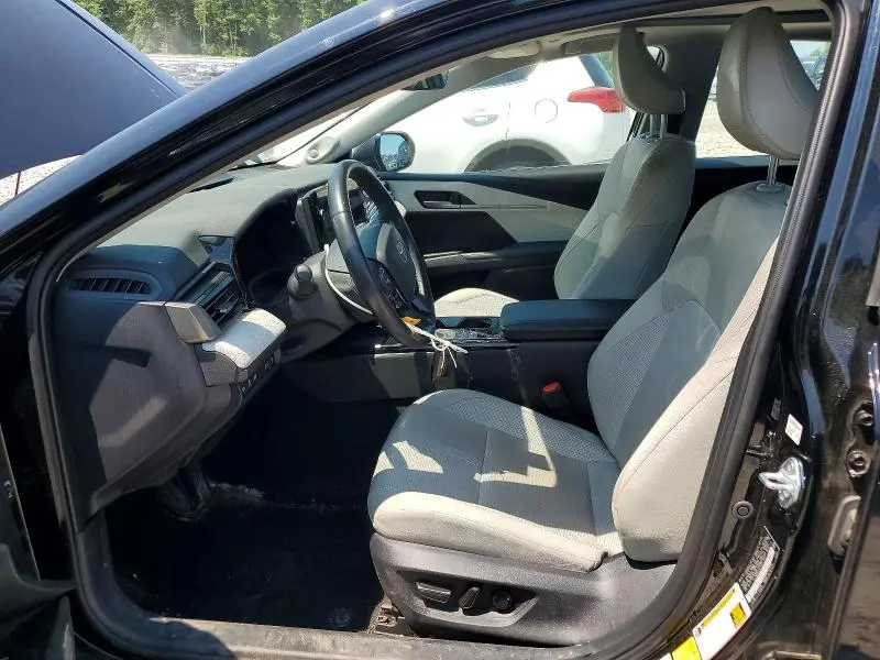 2025 TOYOTA CAMRY XLE  