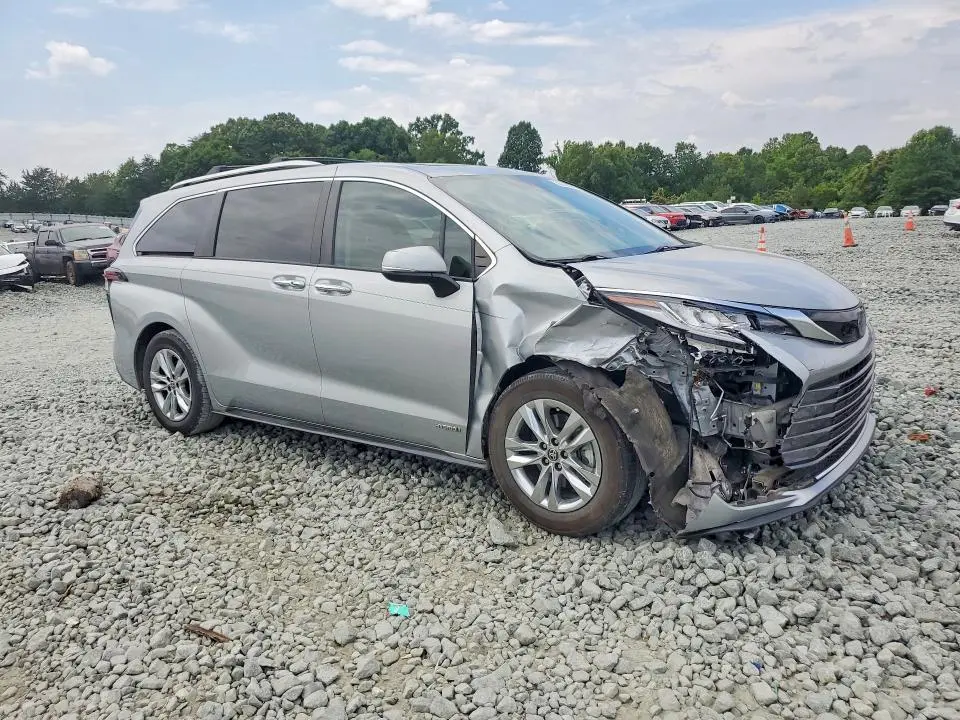 2021 TOYOTA SIENNA LIMITED 7-PASSENGER  