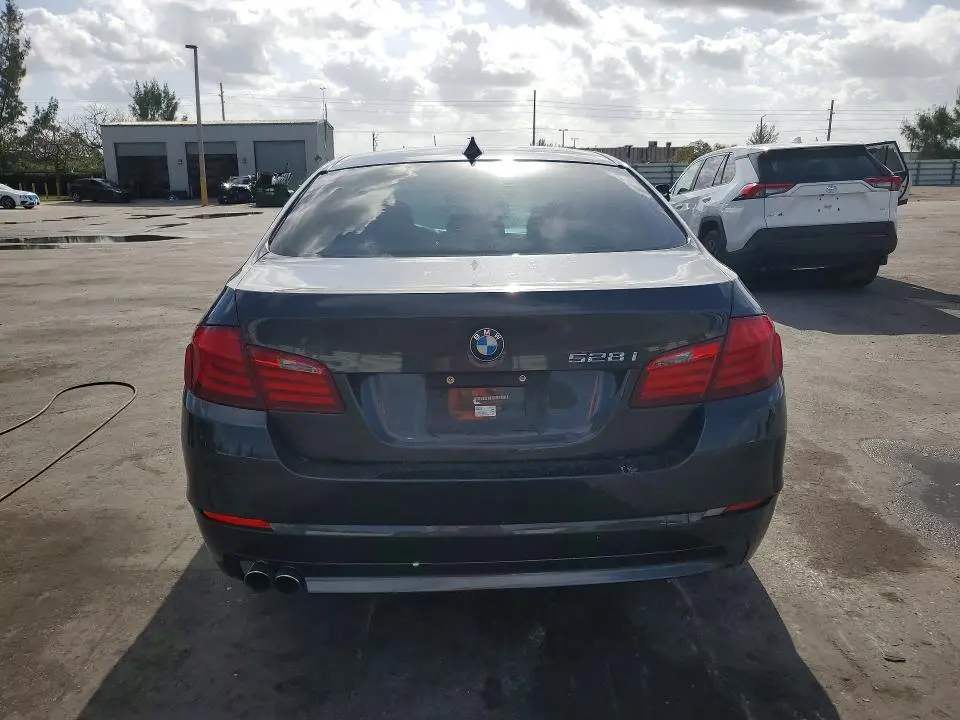2011 BMW 528 I  