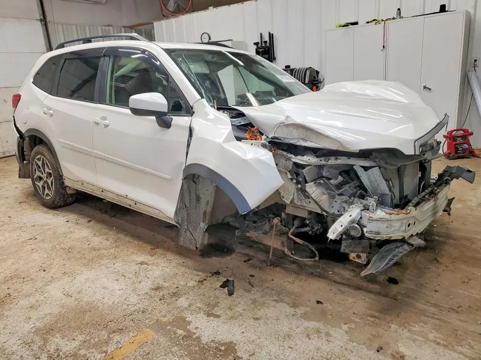 2019 SUBARU FORESTER PREMIUM  