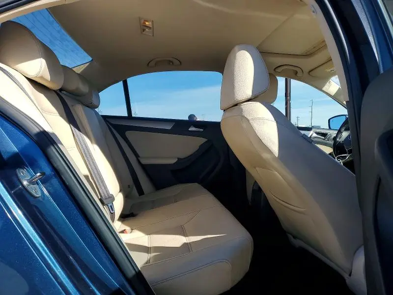 2017 VOLKSWAGEN JETTA SE  