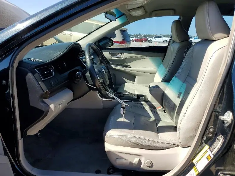 2016 TOYOTA CAMRY XLE  