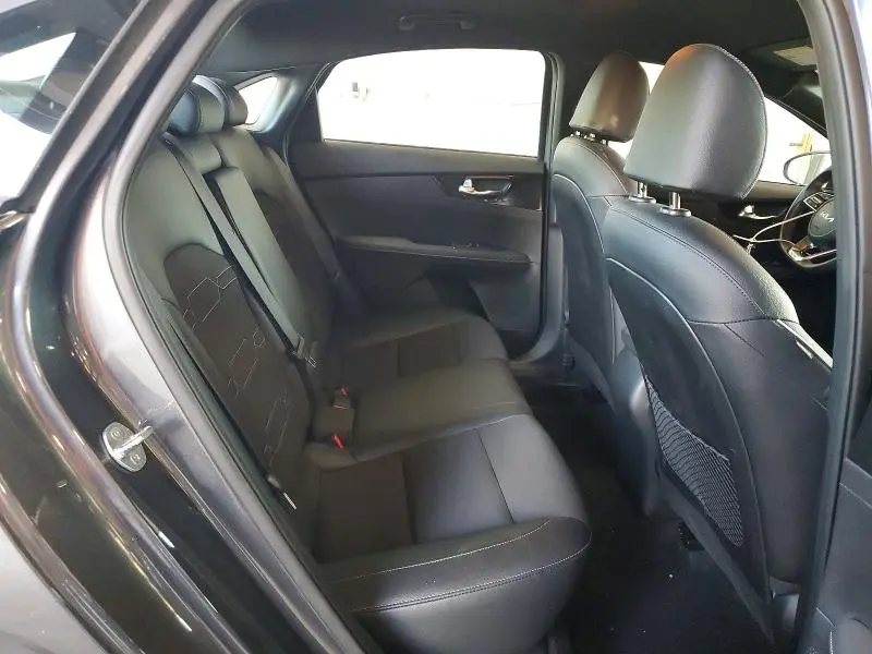 2024 KIA FORTE GT LINE  