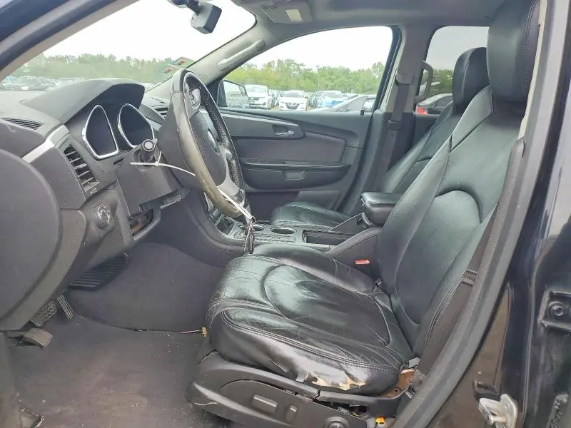 2011 CHEVROLET TRAVERSE LT  
