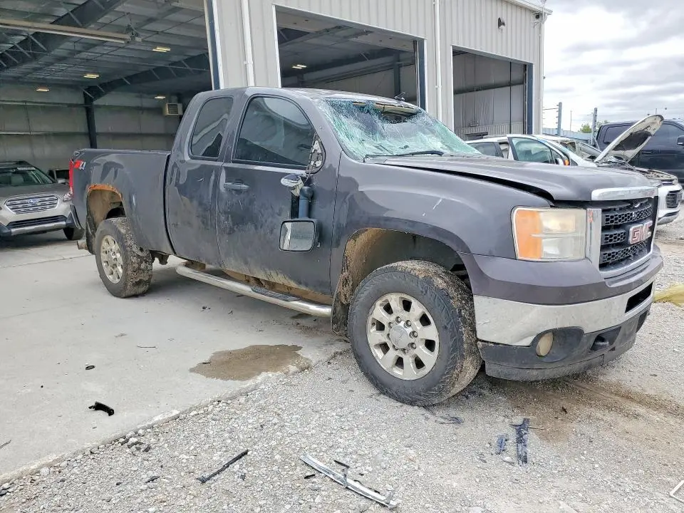 2011 GMC SIERRA K2500 SLE  