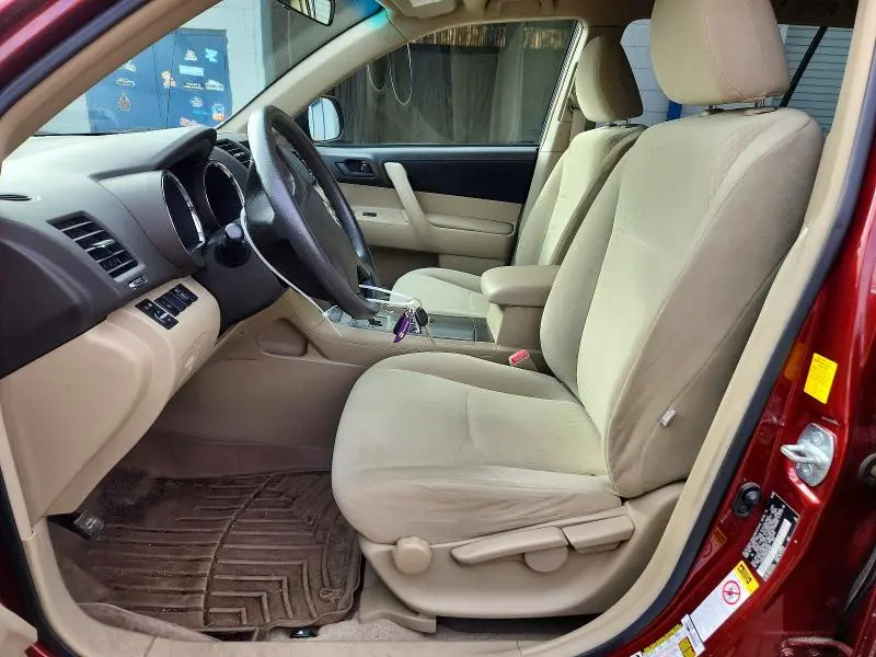 2010 TOYOTA HIGHLANDER BASE  