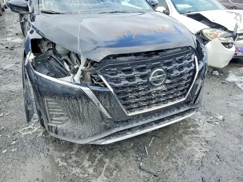 2021 NISSAN KICKS S  