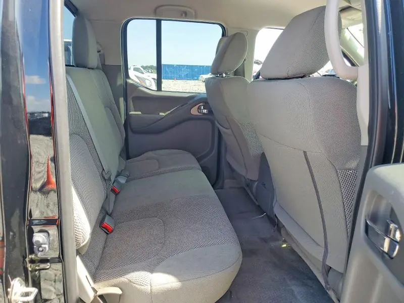 2018 NISSAN FRONTIER SV  